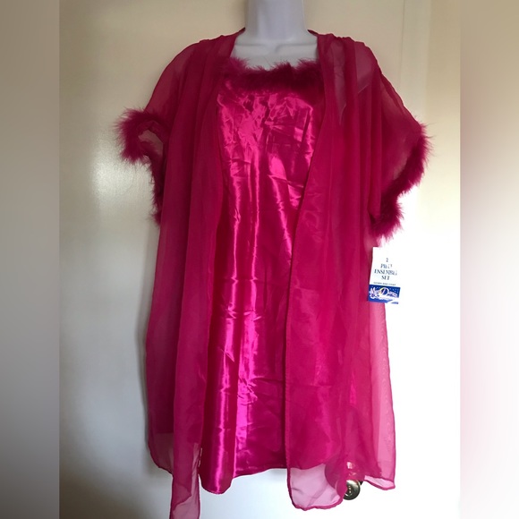 Moon Dance ,size S, 2piece Ensemble set , gown & coat , silky hot red color - Picture 3 of 16